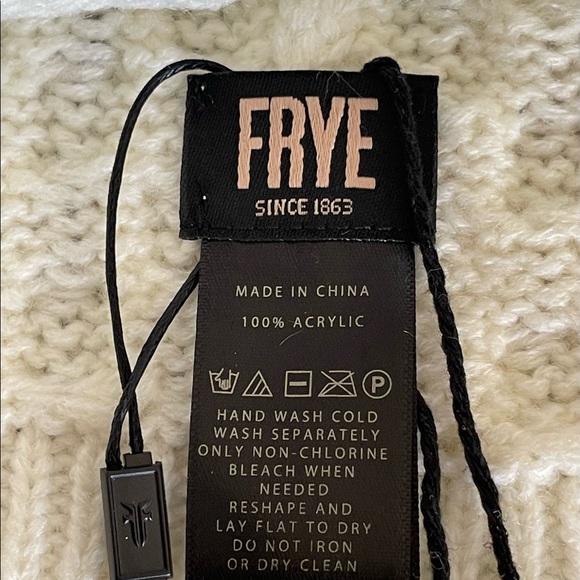 Frye Knit Beanie Hat NWT - Picture 4 of 7